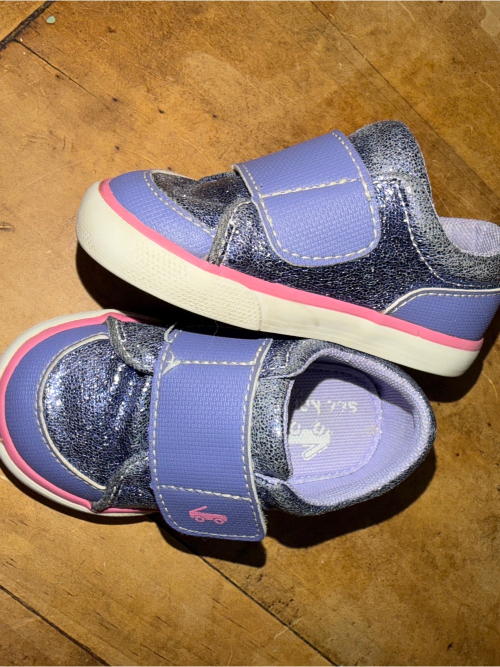 See Kai Run Toni Sneakers in purple metallic, toddler girl sz 5